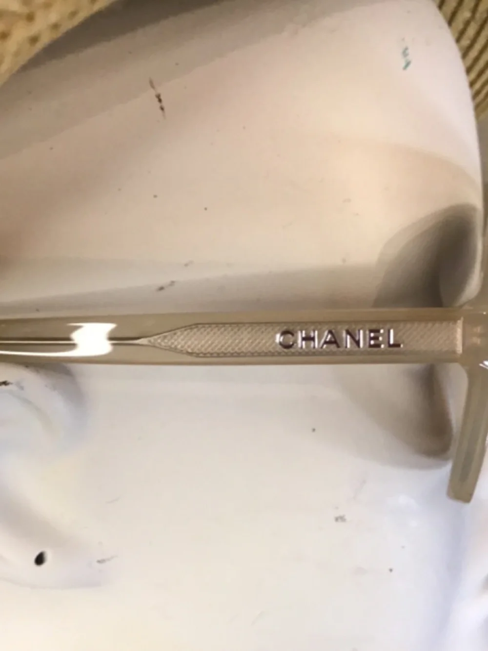 NWOT Chanel Style 5505 Polarized Gradient Lans Sunglasses w/ Case.